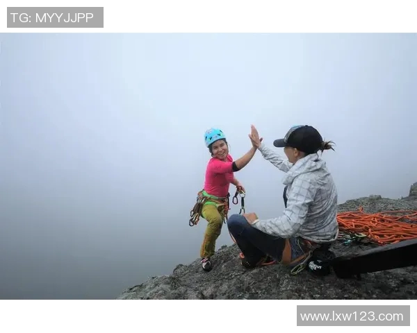 实时新闻攀岩高手李伟分享成功秘诀与训练心得的专访揭秘